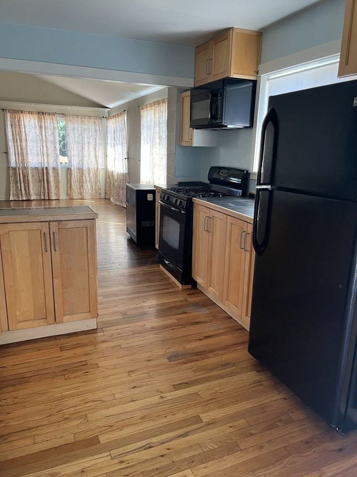 267 Sheridan St #1 - Photo 2 of 9