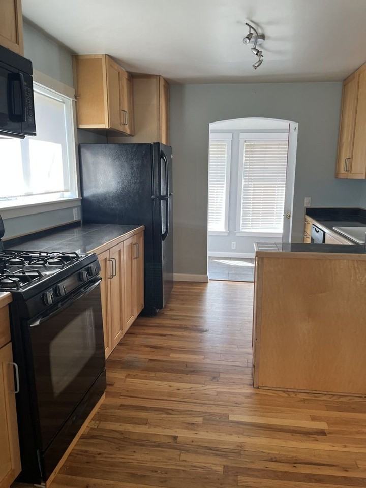 267 Sheridan St #1 - Photo 3 of 9