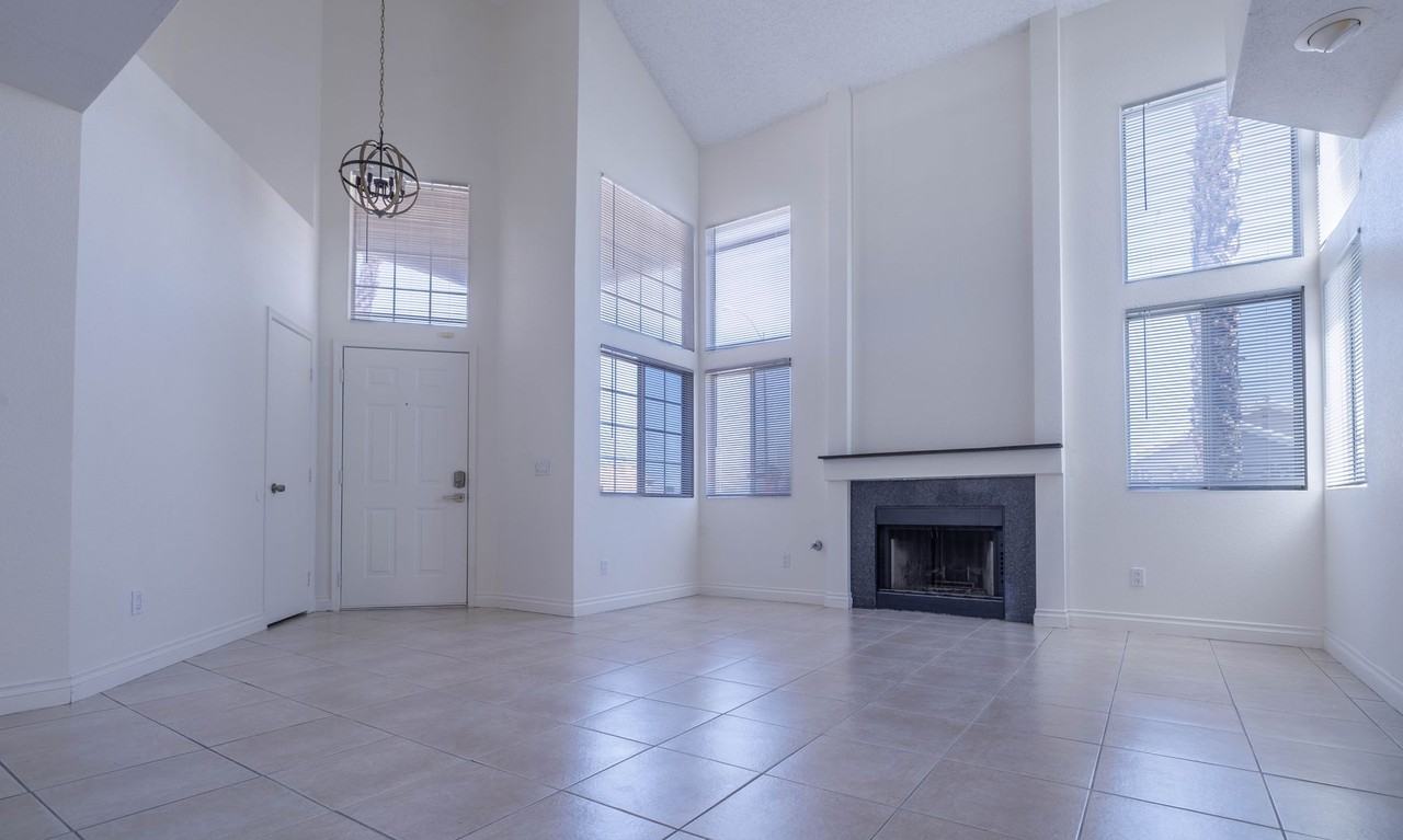 1143 Adelman Dr - Photo 3 of 31