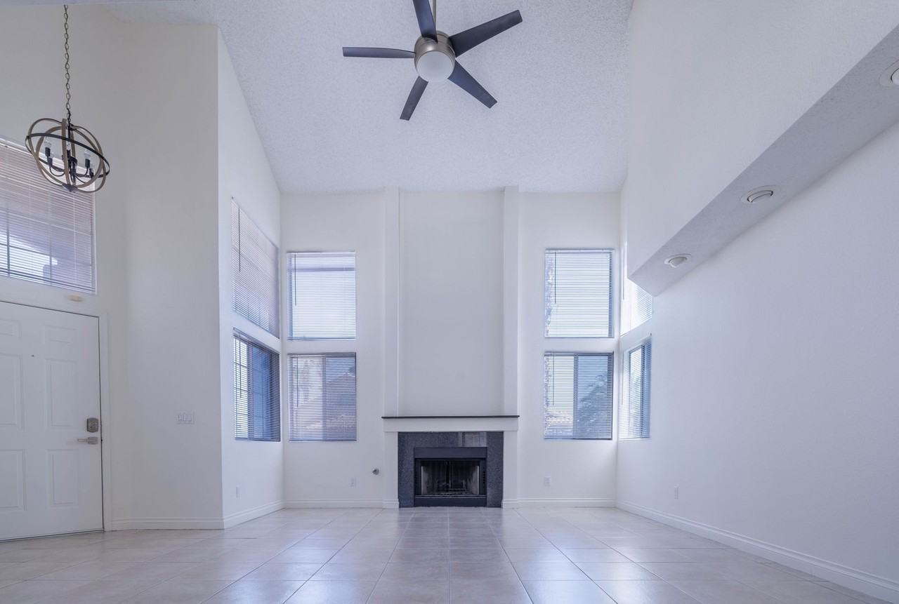 1143 Adelman Dr - Photo 4 of 31