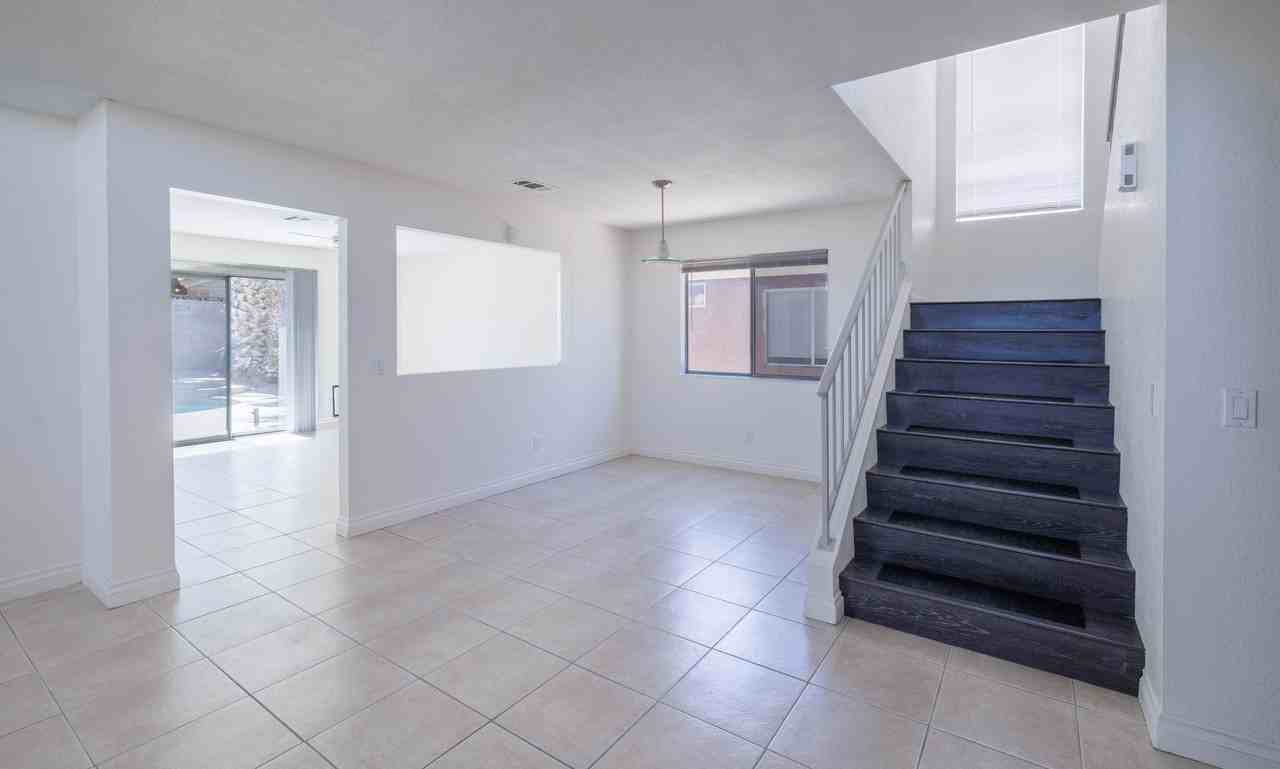1143 Adelman Dr - Photo 6 of 31
