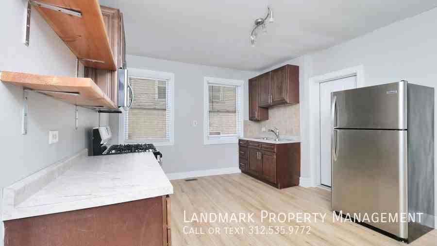 1917 S May St #1R - Photo 3 of 19