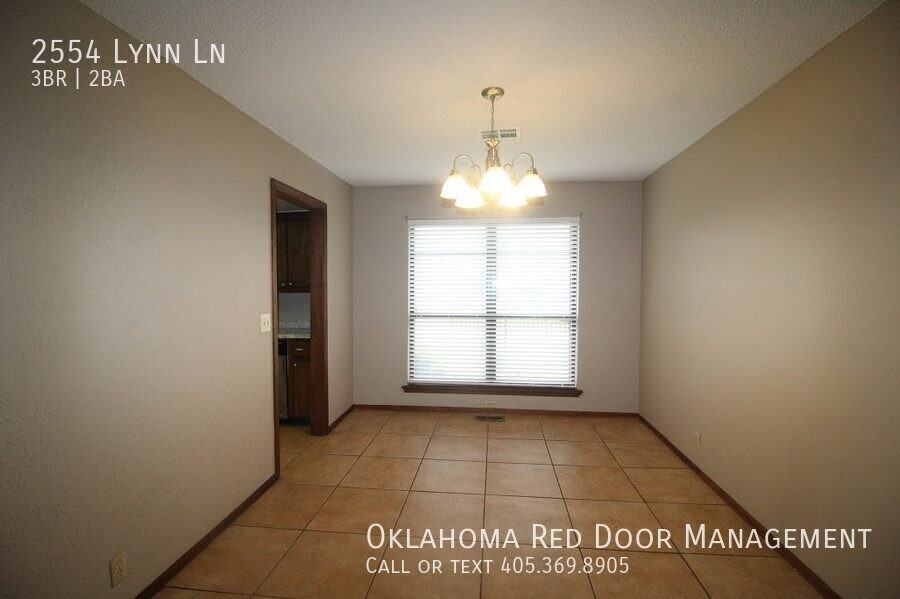 2554 Lynn Ln - Photo 4 of 17