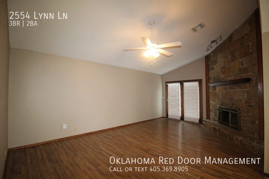 2554 Lynn Ln - Photo 5 of 17