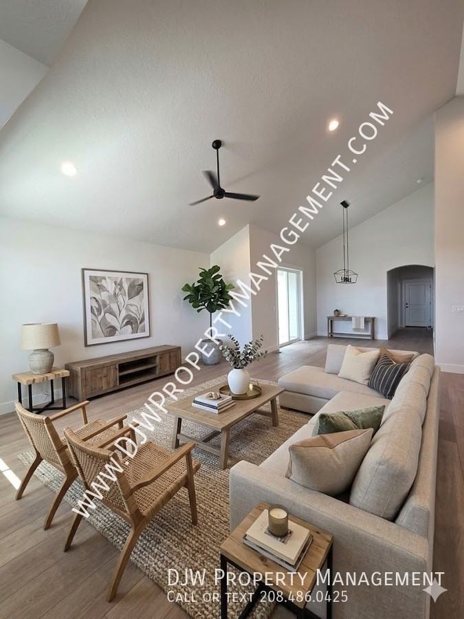 290 E Mayfield Springs Blvd - Photo 2 of 8