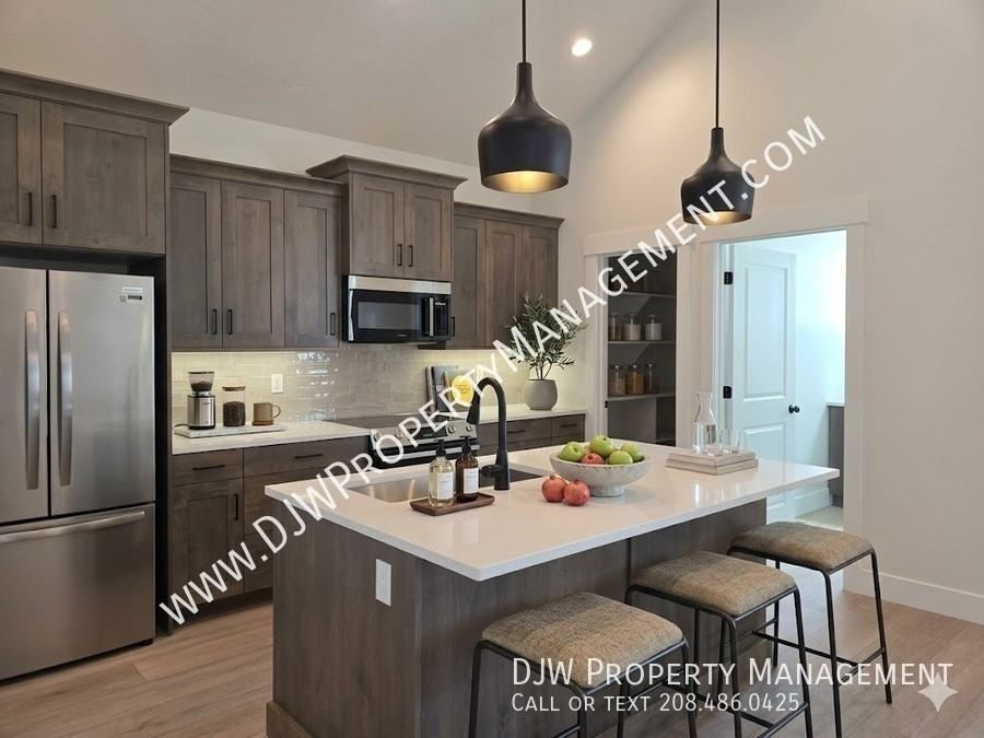 290 E Mayfield Springs Blvd - Photo 4 of 8