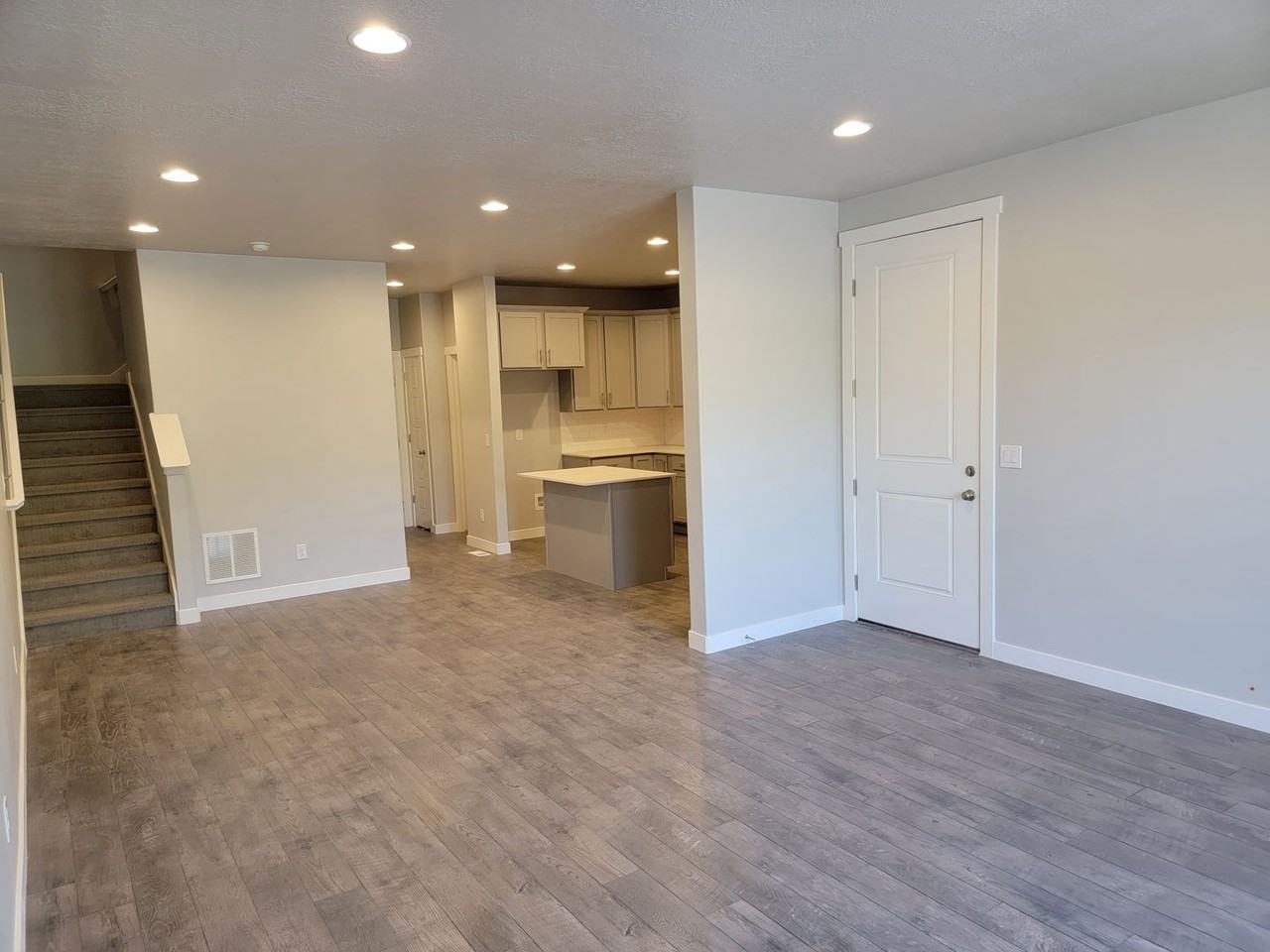 2171 W 1675 S - Photo 2 of 26