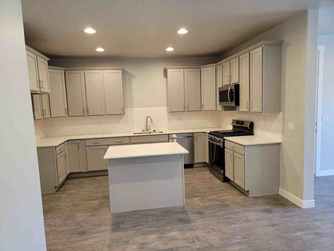 2171 W 1675 S - Photo 3 of 26