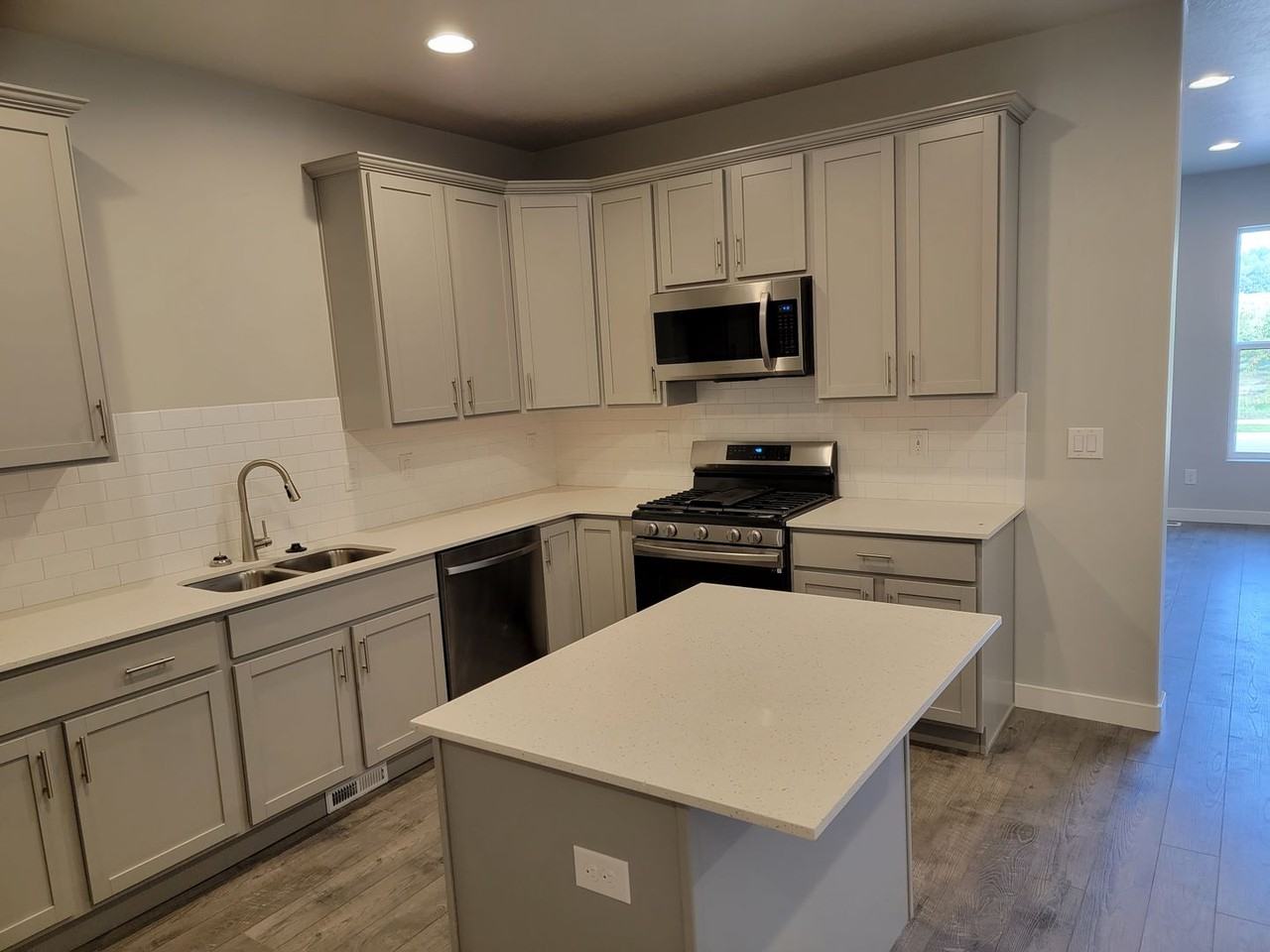2171 W 1675 S - Photo 5 of 26