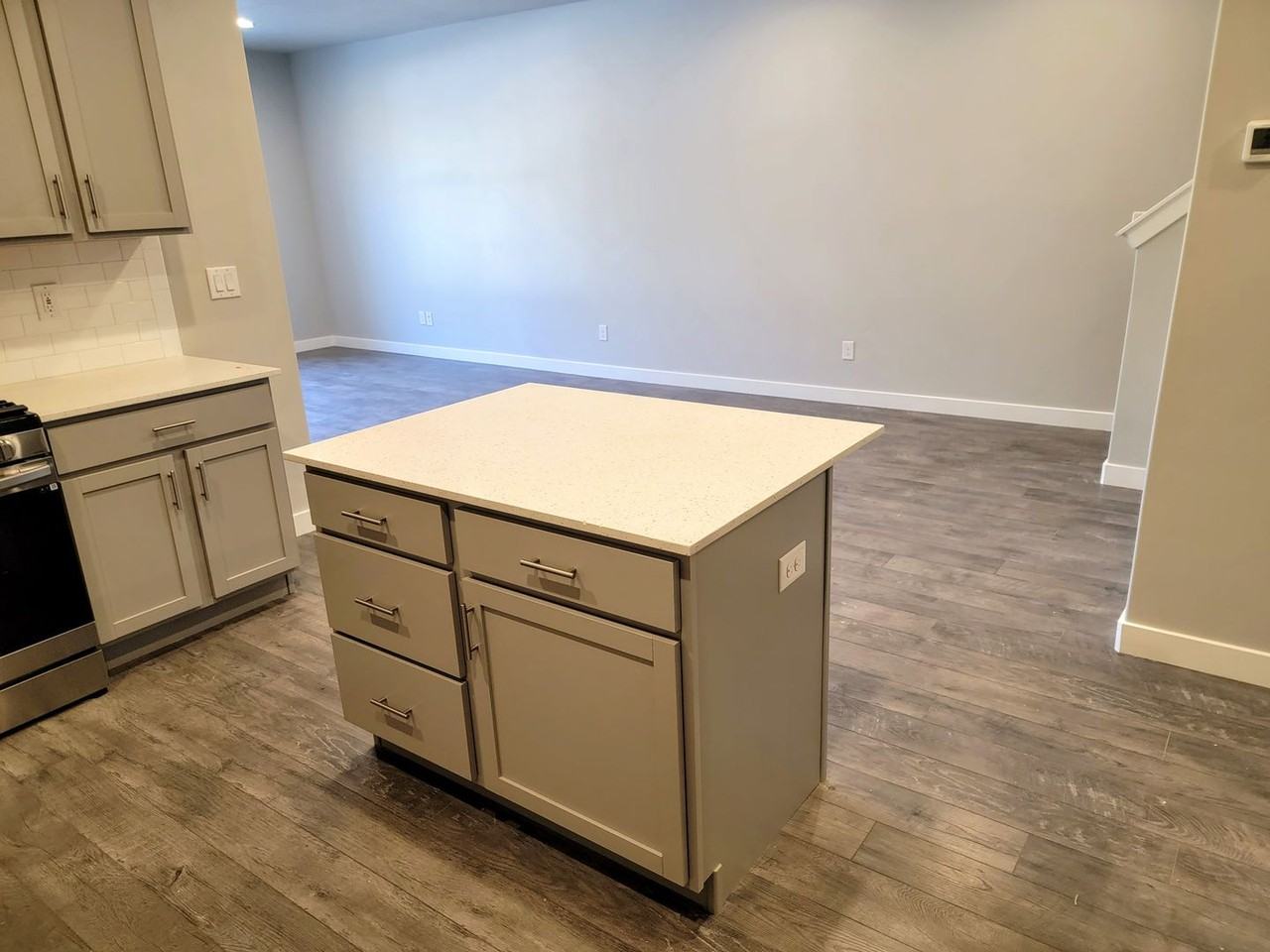 2171 W 1675 S - Photo 7 of 26