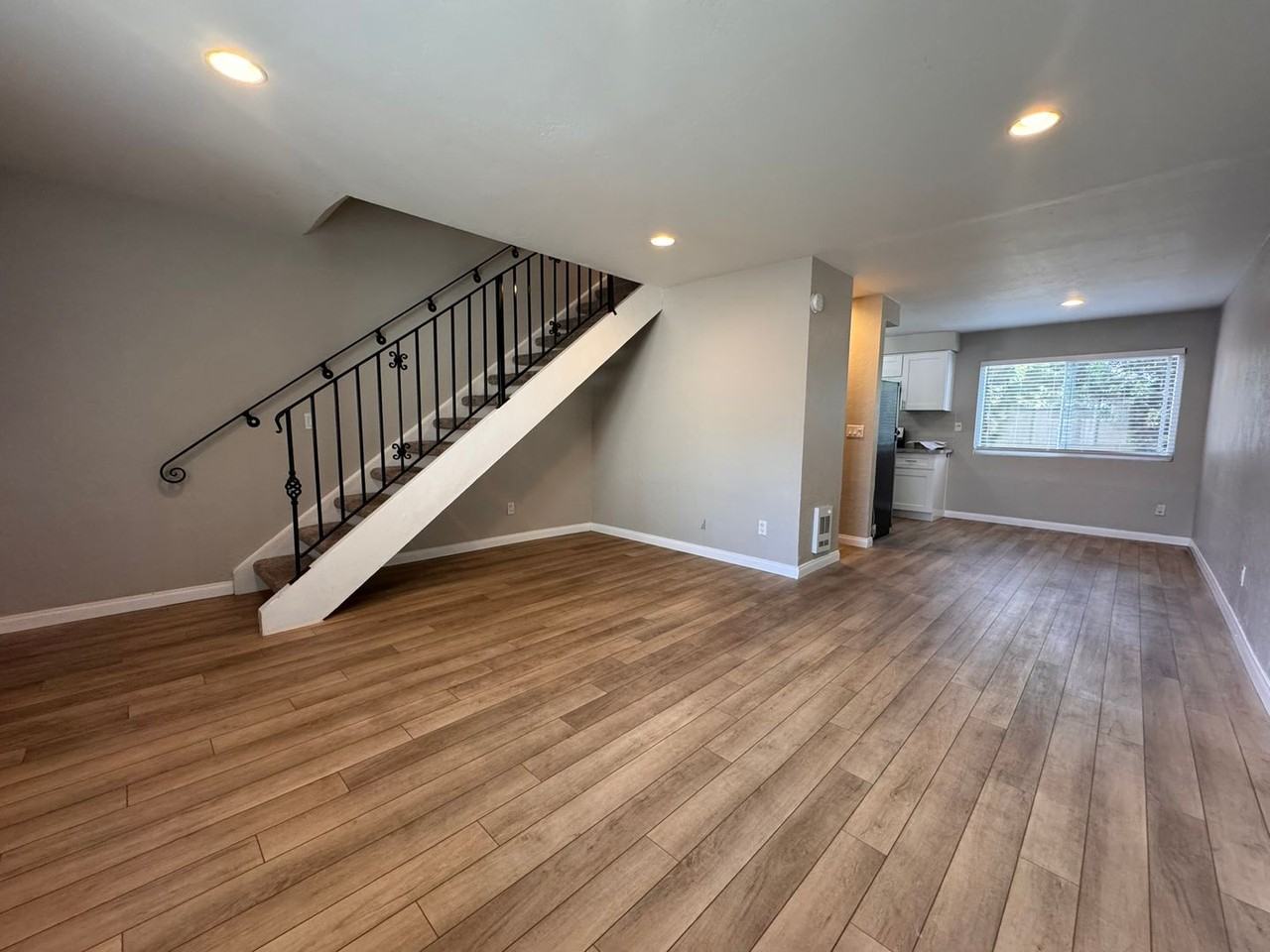 2582 Del Mar Heights Rd - Photo 2 of 25