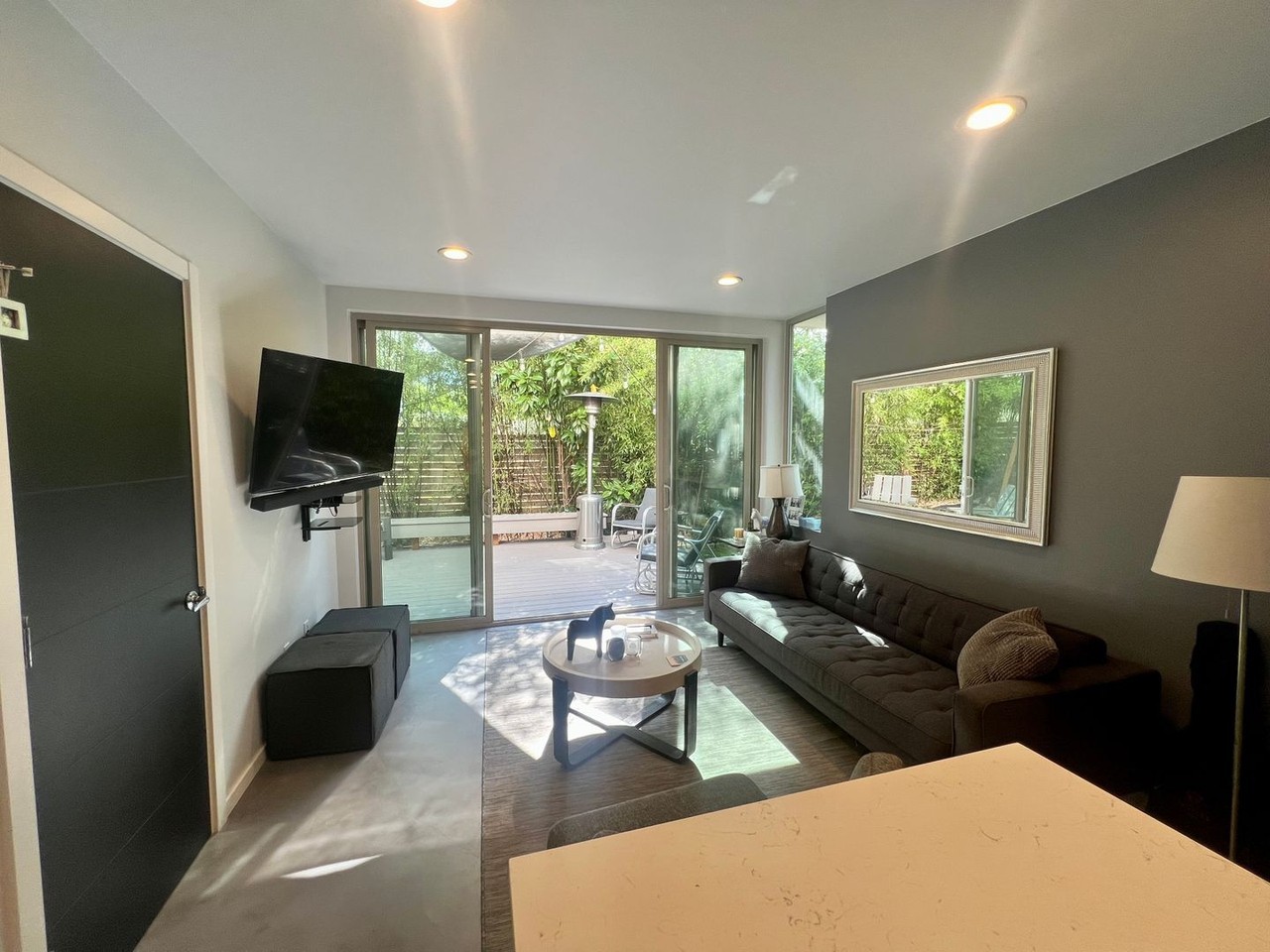 627 Nw Market St - Photo 4 of 17