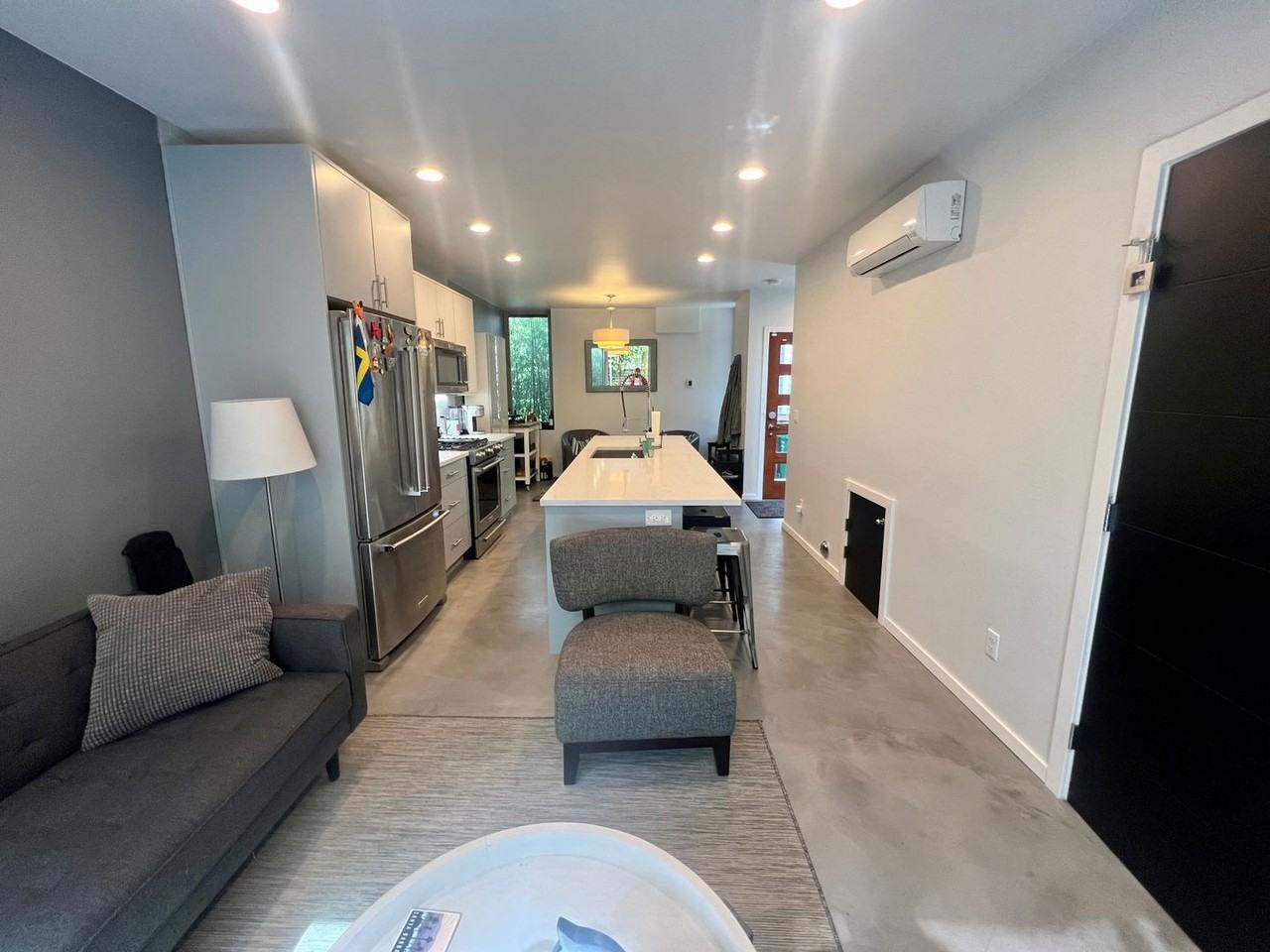 627 Nw Market St - Photo 5 of 17