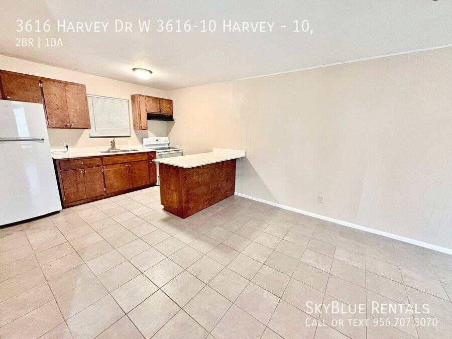 HARVEY & #10 - Photo 4 of 10