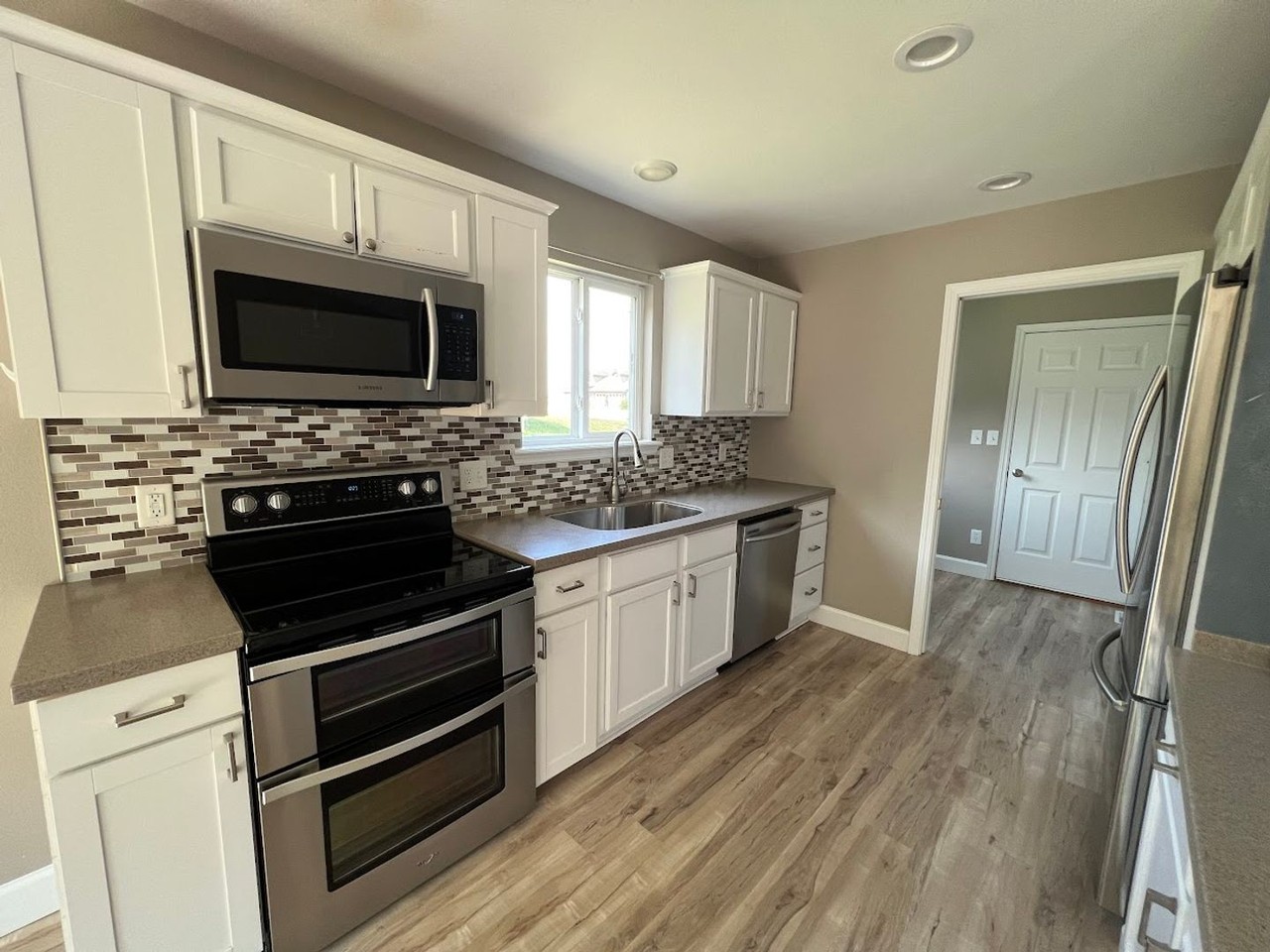 129 Kale Ct - Photo 2 of 11