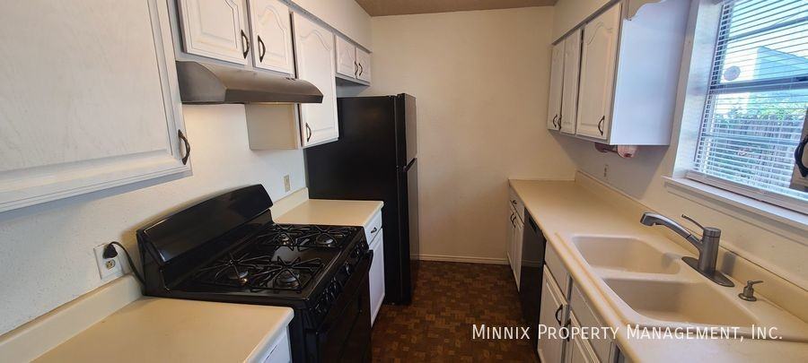 2905 Ventura Ave - Photo 4 of 43