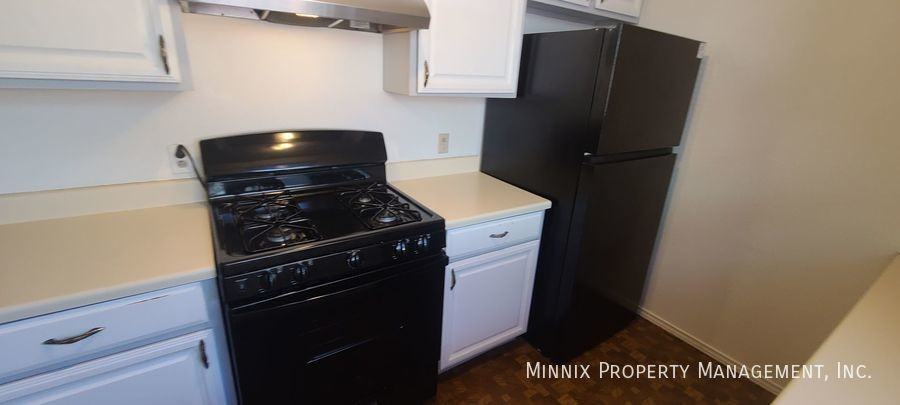 2905 Ventura Ave - Photo 5 of 43