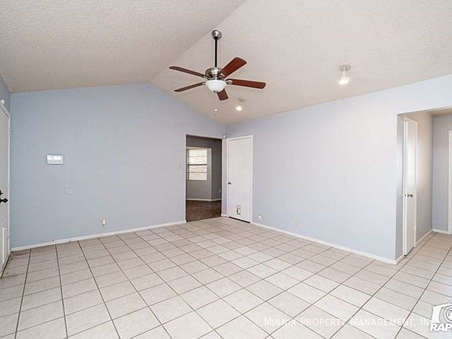 2905 Ventura Ave - Photo 4 of 28