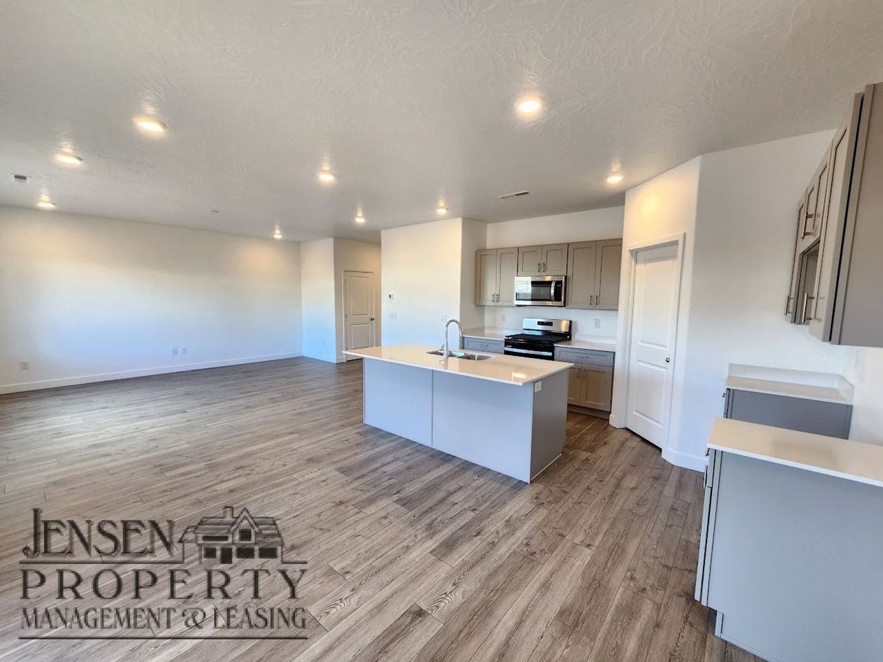 1530 S Wagon Box Way - Photo 3 of 29