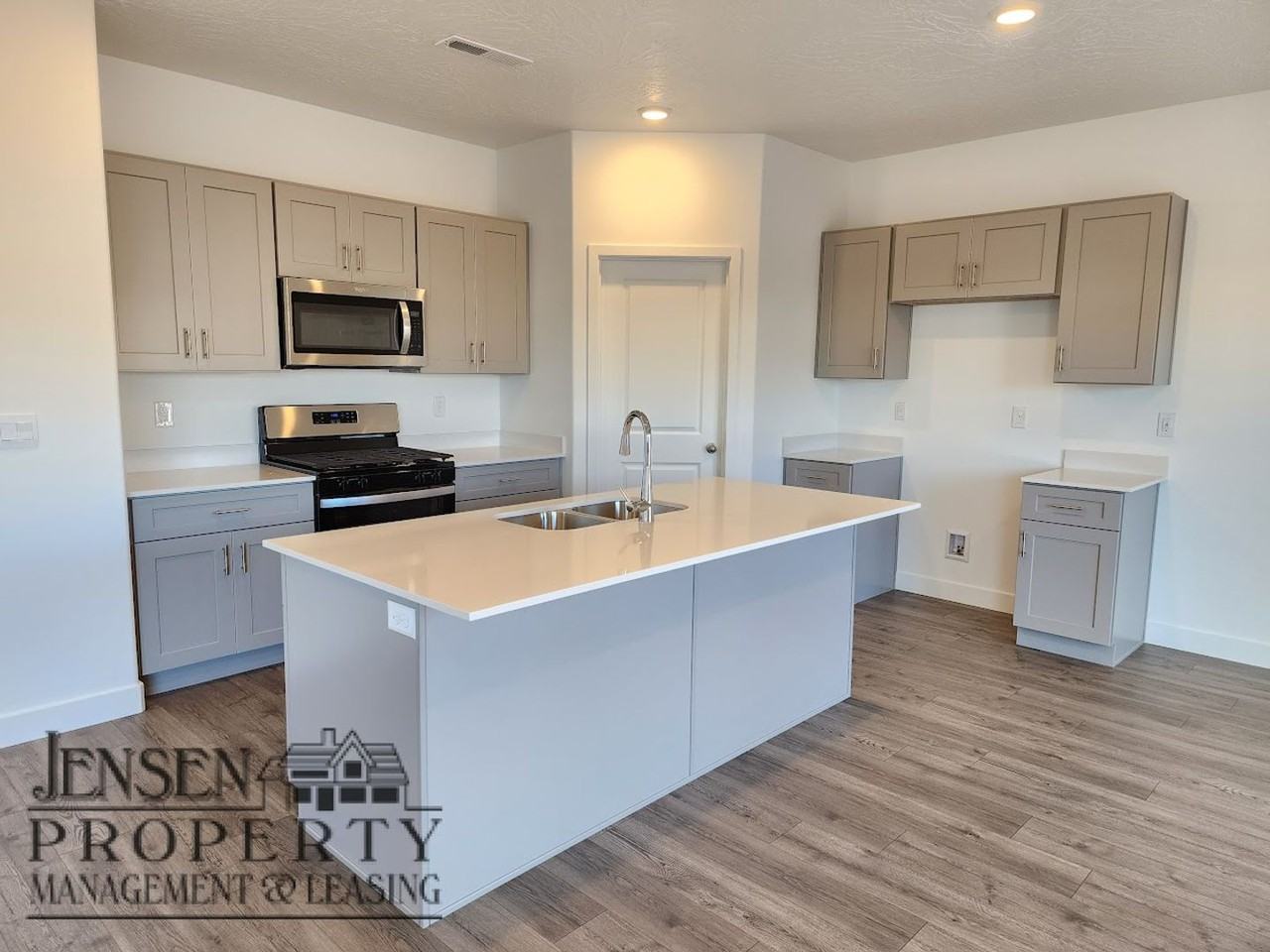 1530 S Wagon Box Way - Photo 4 of 29