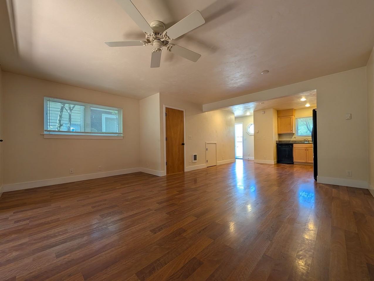 2474 Willamette Aly - Photo 5 of 20