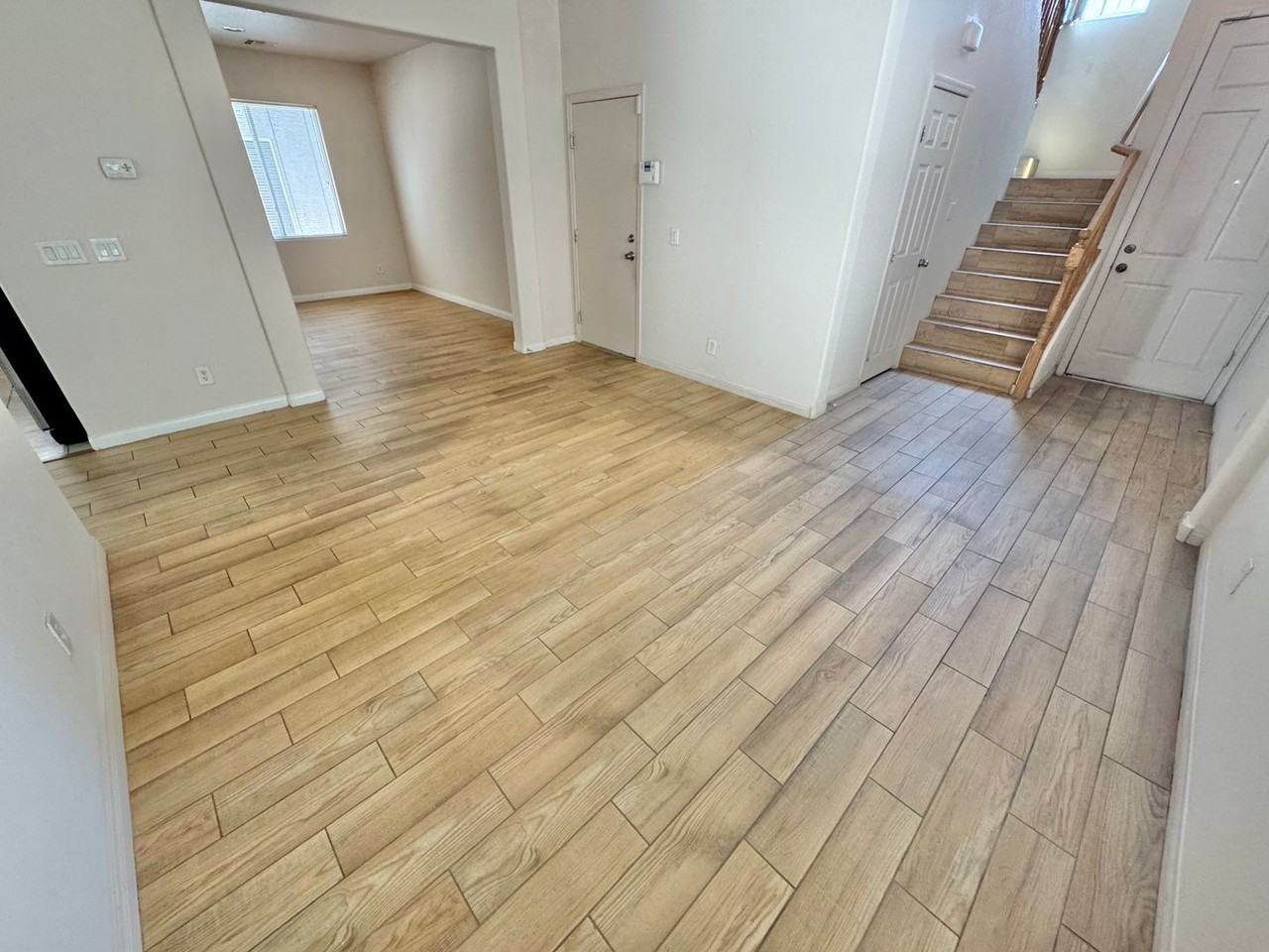 4972 W Moberly Ave - Photo 2 of 32