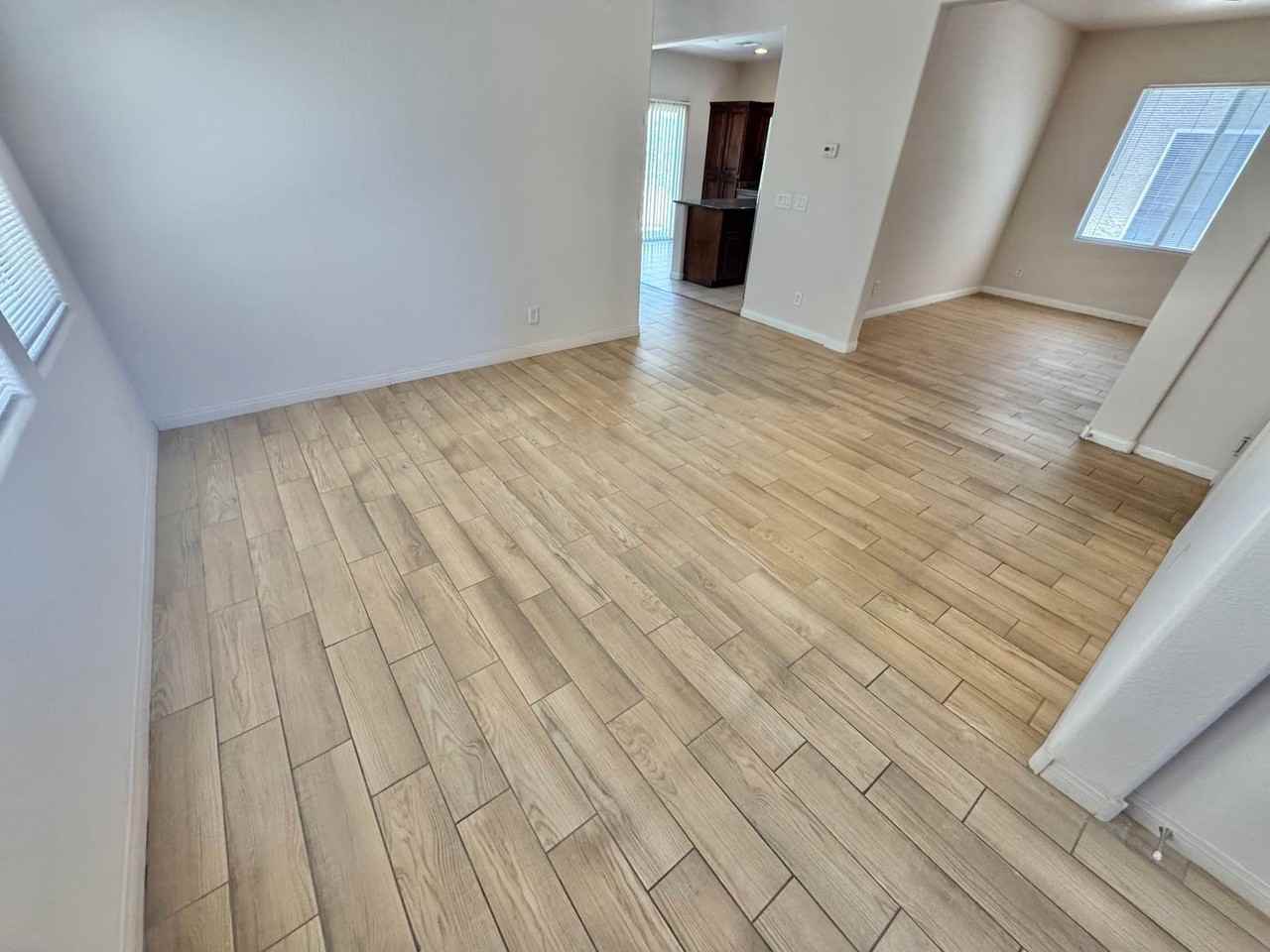 4972 W Moberly Ave - Photo 3 of 32