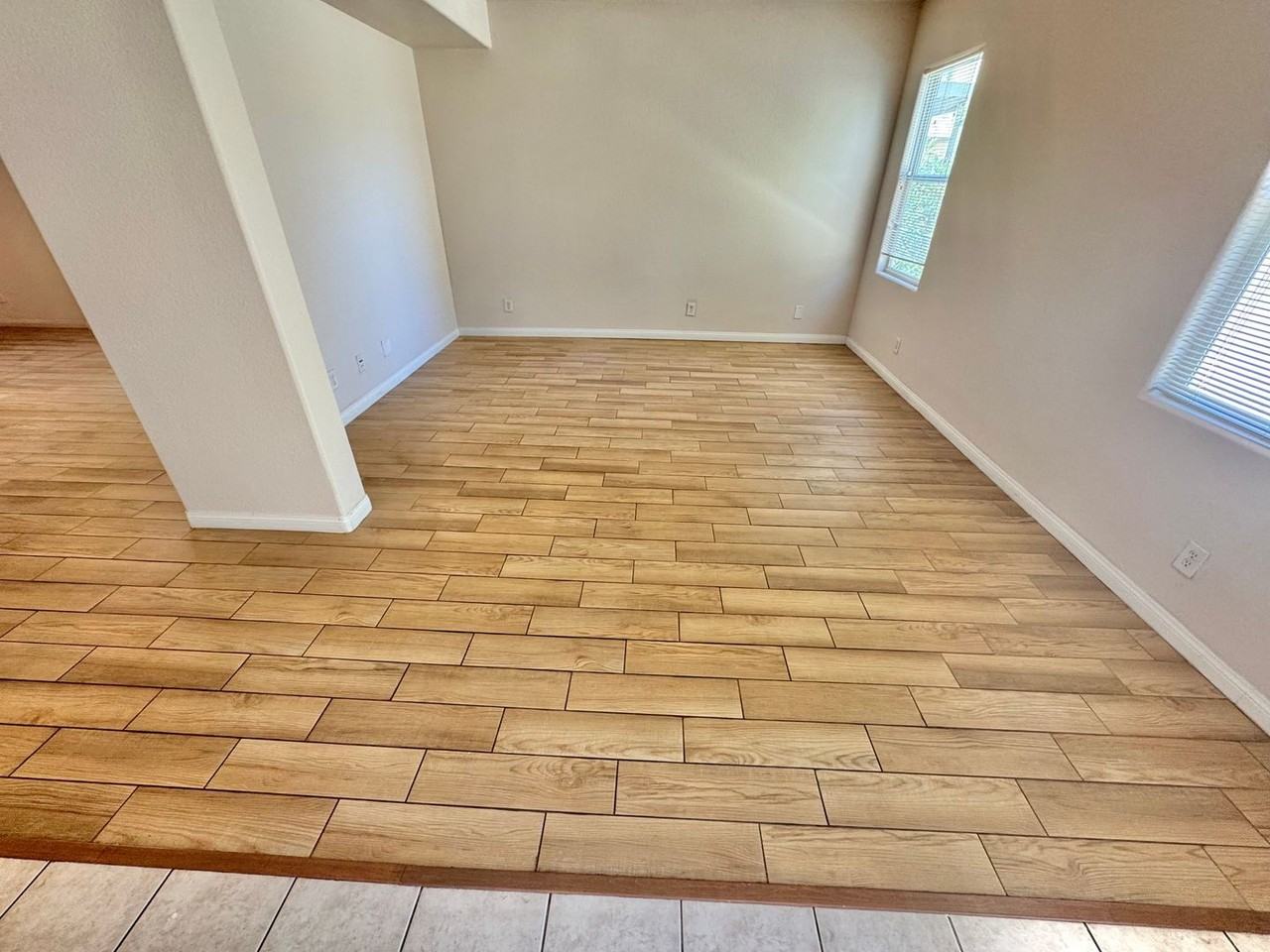 4972 W Moberly Ave - Photo 5 of 32