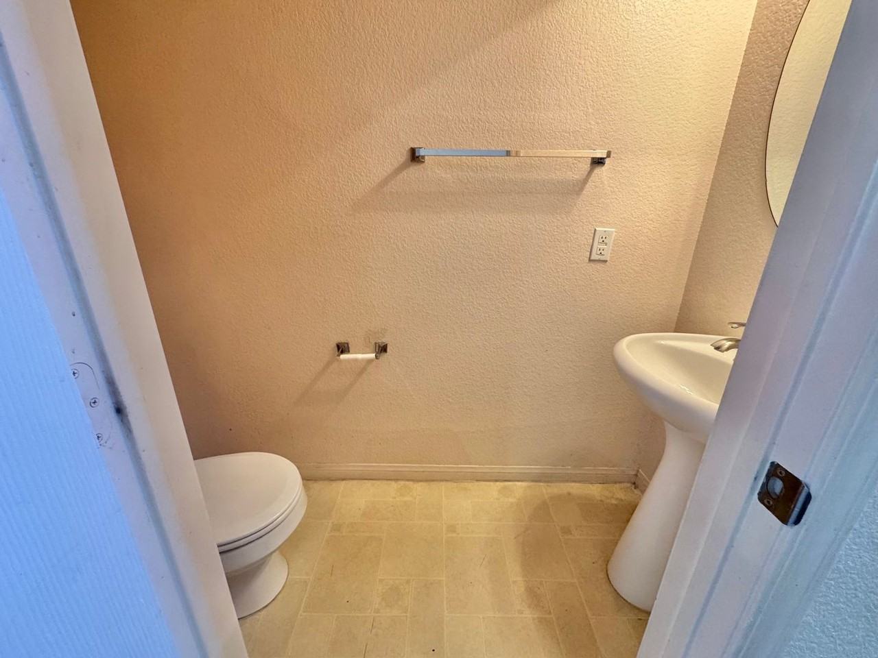 4972 W Moberly Ave - Photo 7 of 32