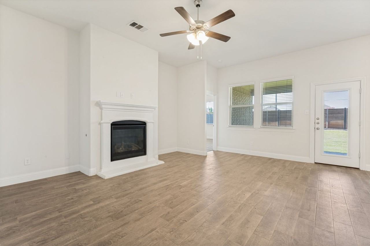 11000 Ranchera Dr - Photo 4 of 25