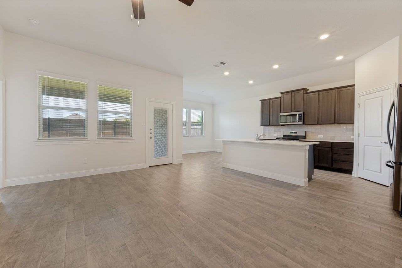 11000 Ranchera Dr - Photo 7 of 25