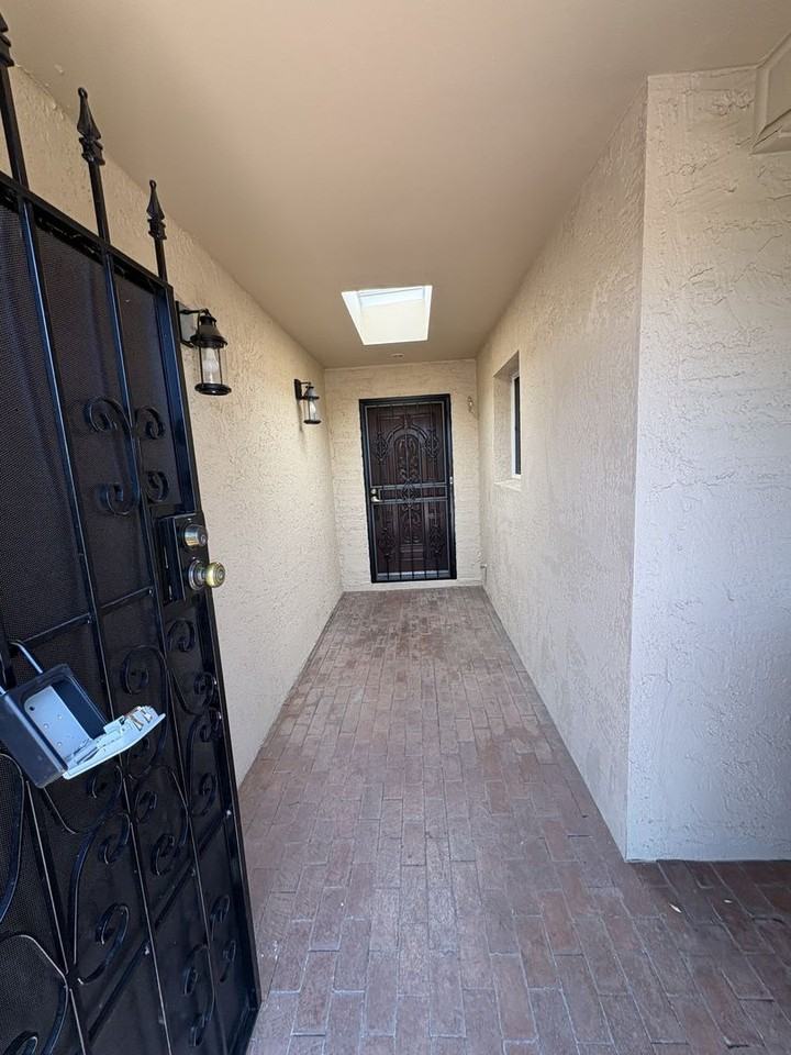 2532 N Camino Valle Verde - Photo 3 of 50