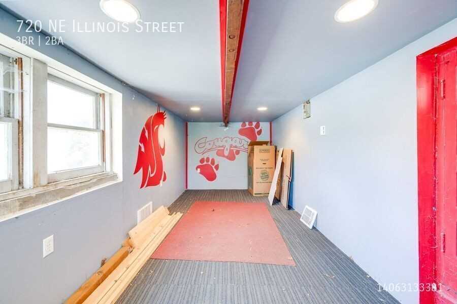 720 Ne Illinois St - Photo 5 of 27