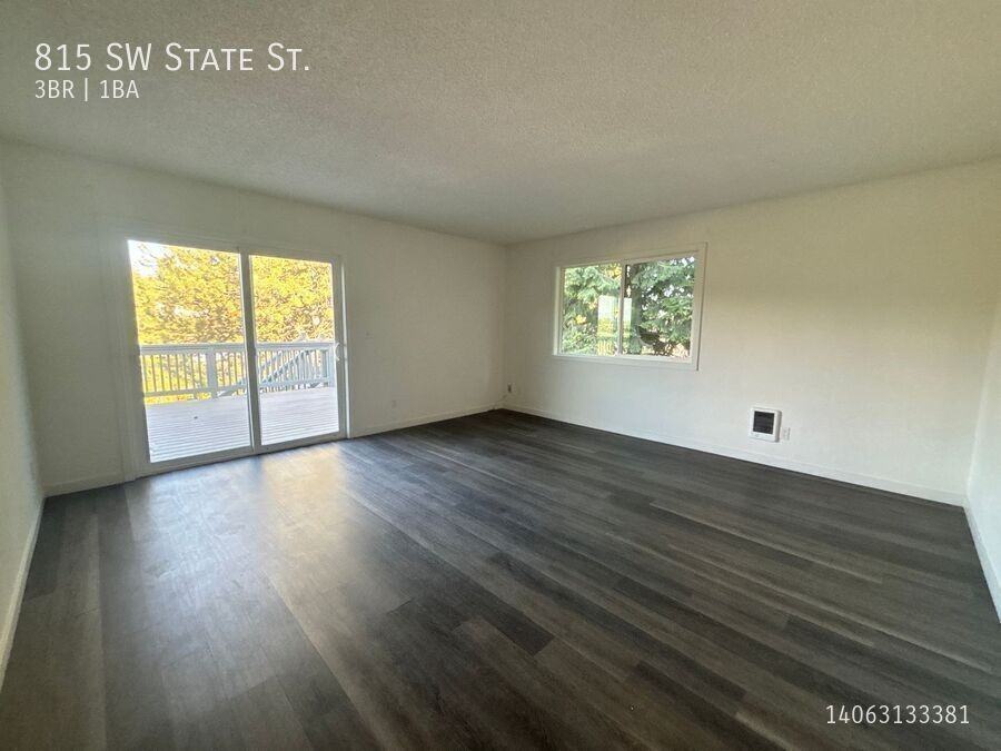 815 Sw State St - Photo 2 of 12