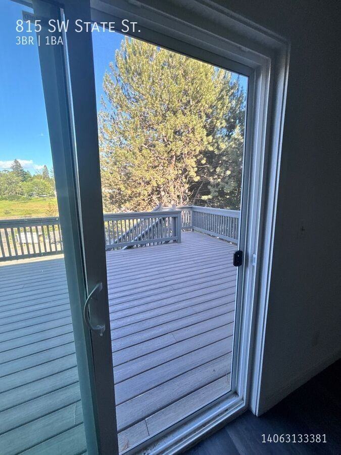 815 Sw State St - Photo 7 of 12