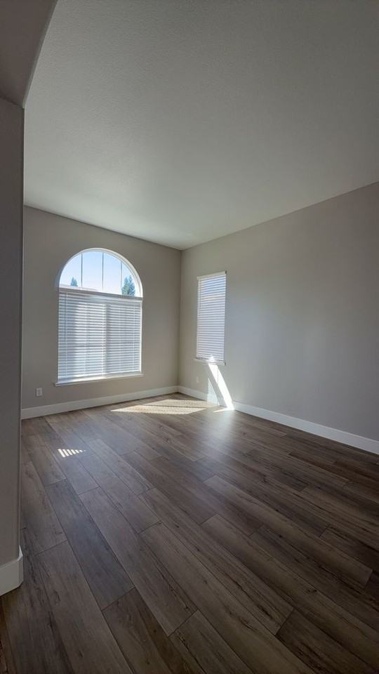 2390 River Rock Dr - Photo 5 of 28