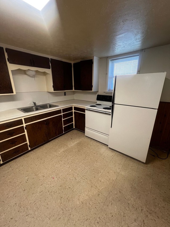 920 Shores Rd - Photo 5 of 9