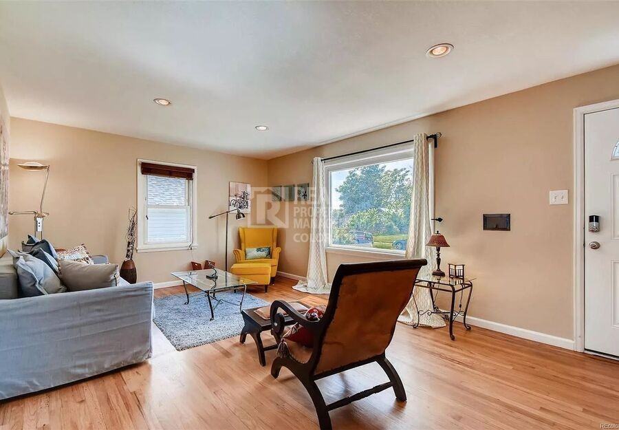 4870 Irving St - Photo 2 of 21
