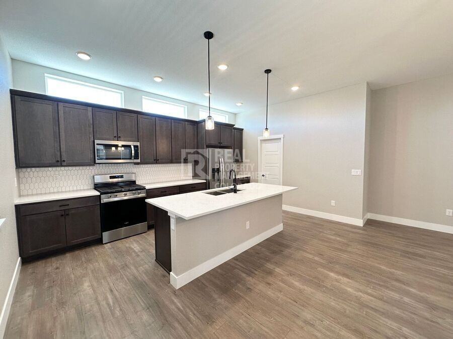 10108 E 62nd Ave - Photo 3 of 16