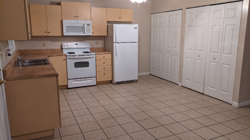 100 Schultze St - Photo 3 of 15