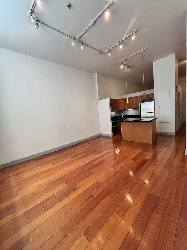 720 16th St - Photo 4 of 13