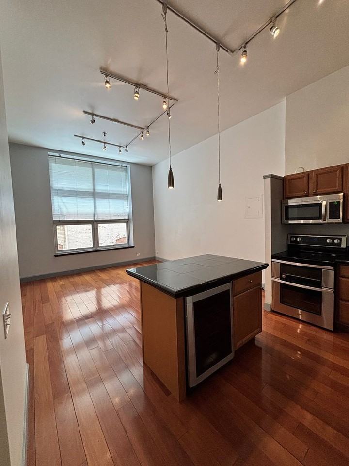 720 16th St - Photo 5 of 13