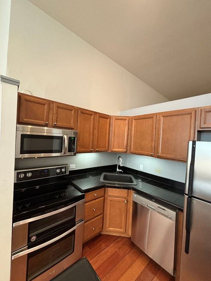 720 16th St - Photo 7 of 13