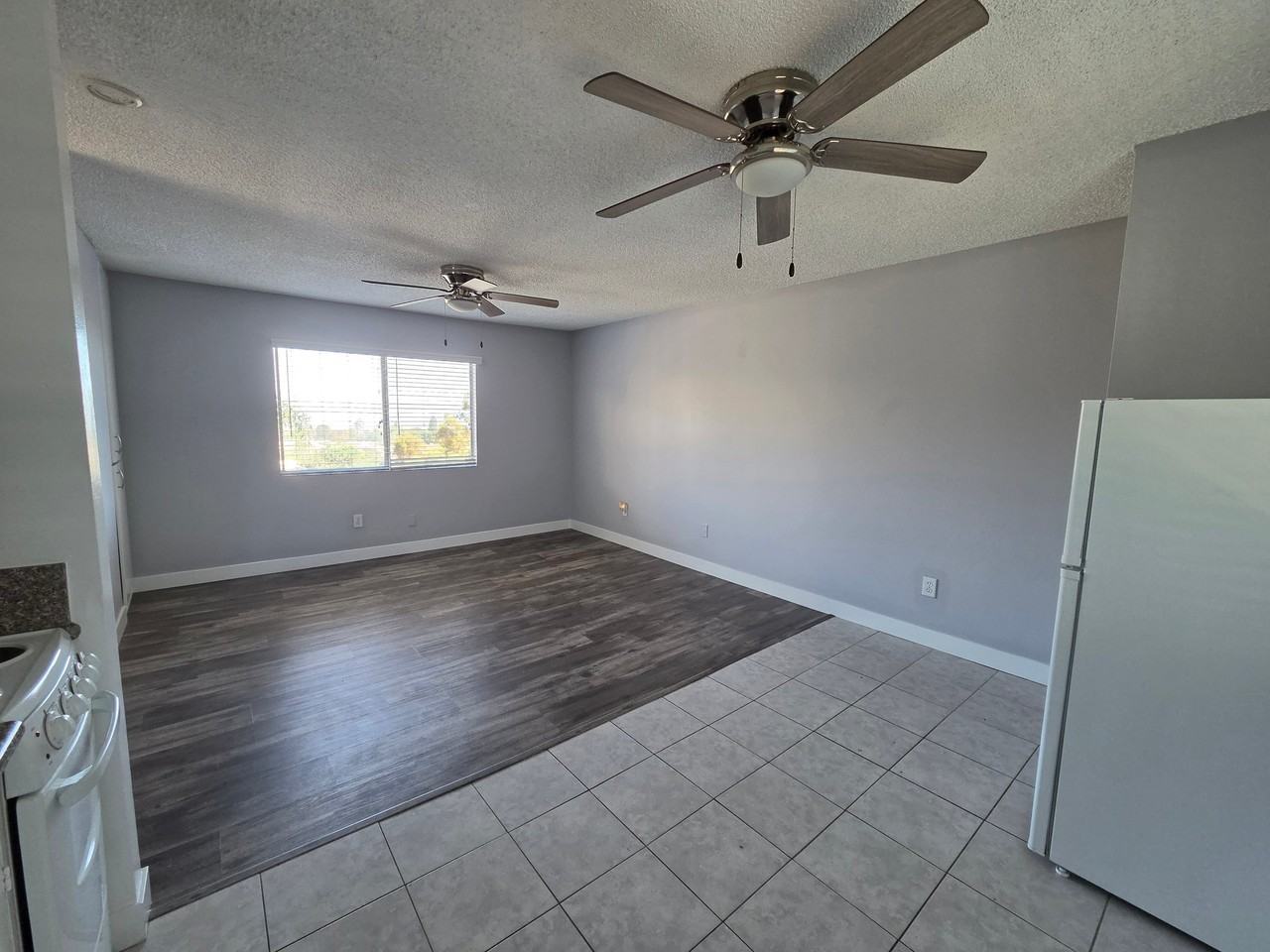 28151 Highridge Rd - Photo 3 of 6