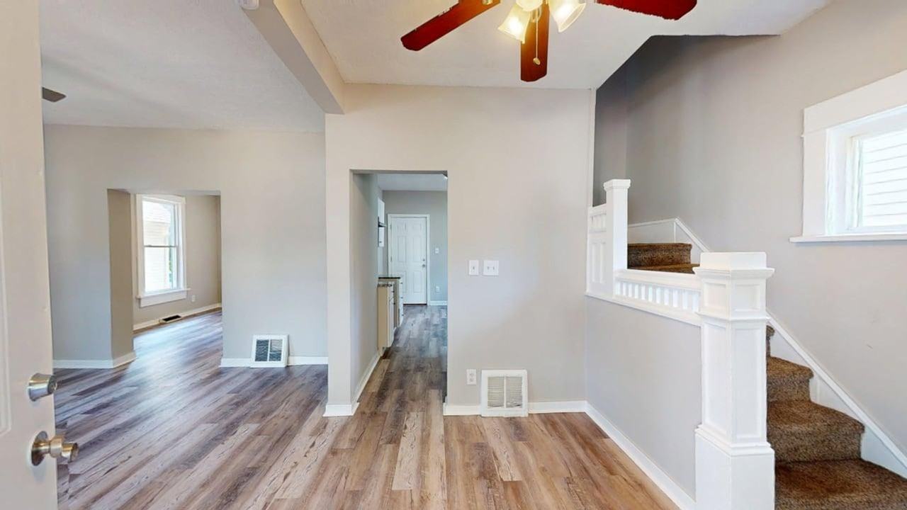 982 Collinwood Ave - Photo 2 of 21