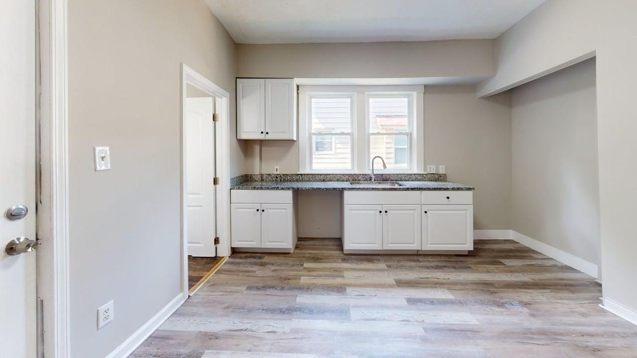 982 Collinwood Ave - Photo 6 of 21