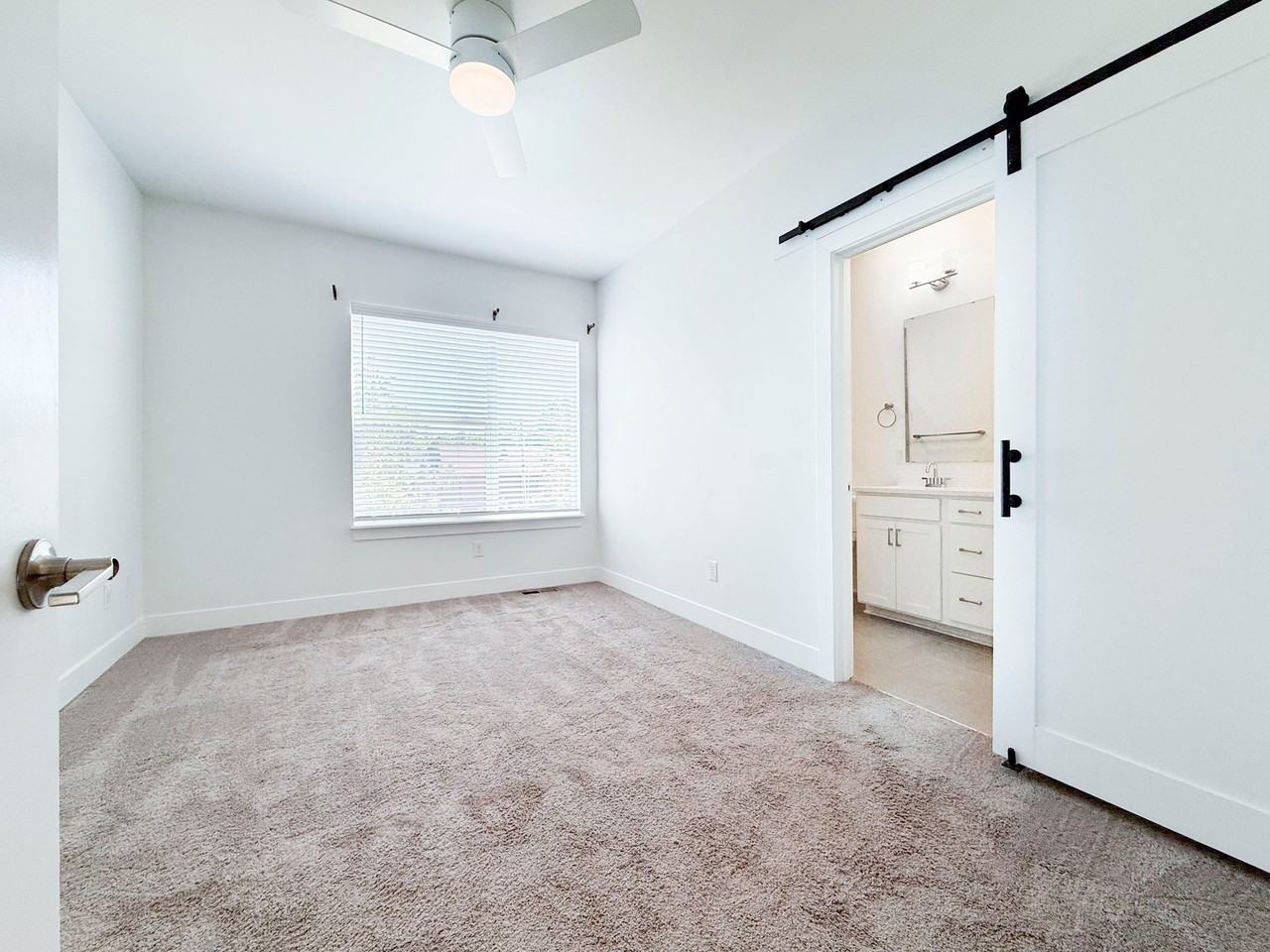 1732 Alloy Dr - Photo 4 of 21
