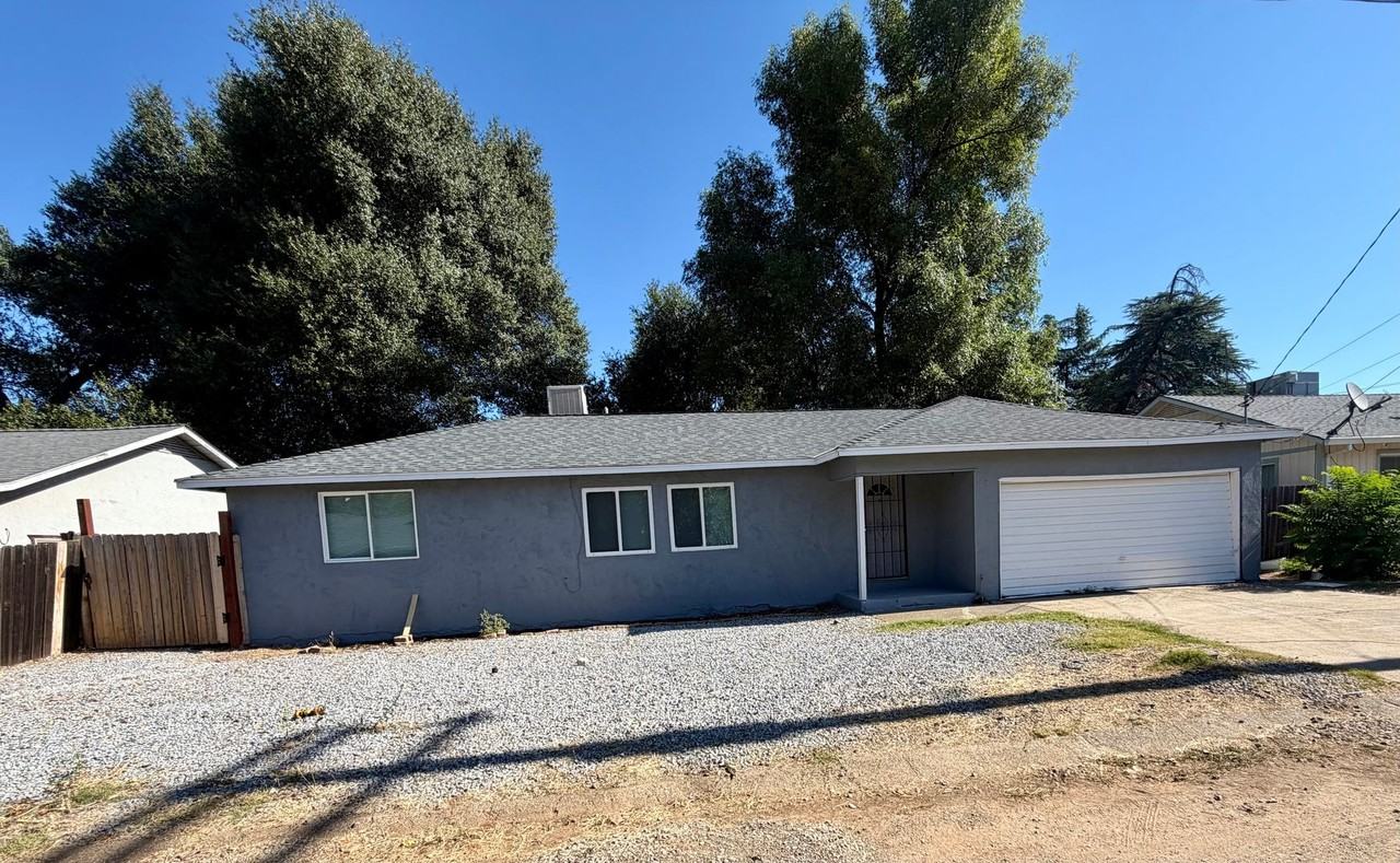 930 De Moll Dr - Photo 2 of 16