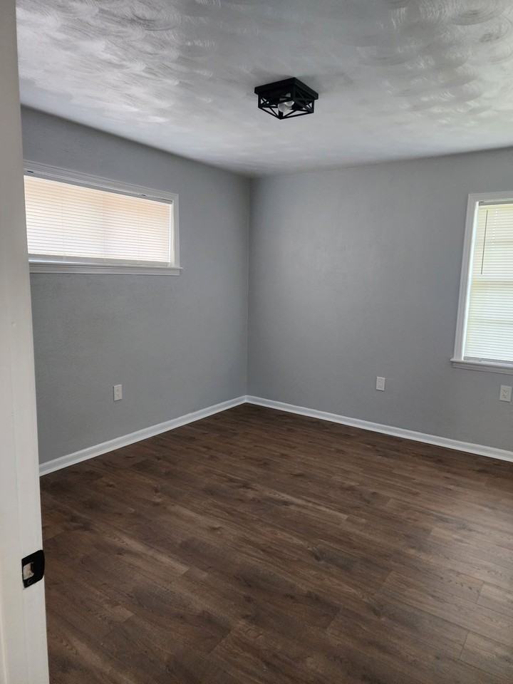 2166 Fortune Ave - Photo 3 of 8