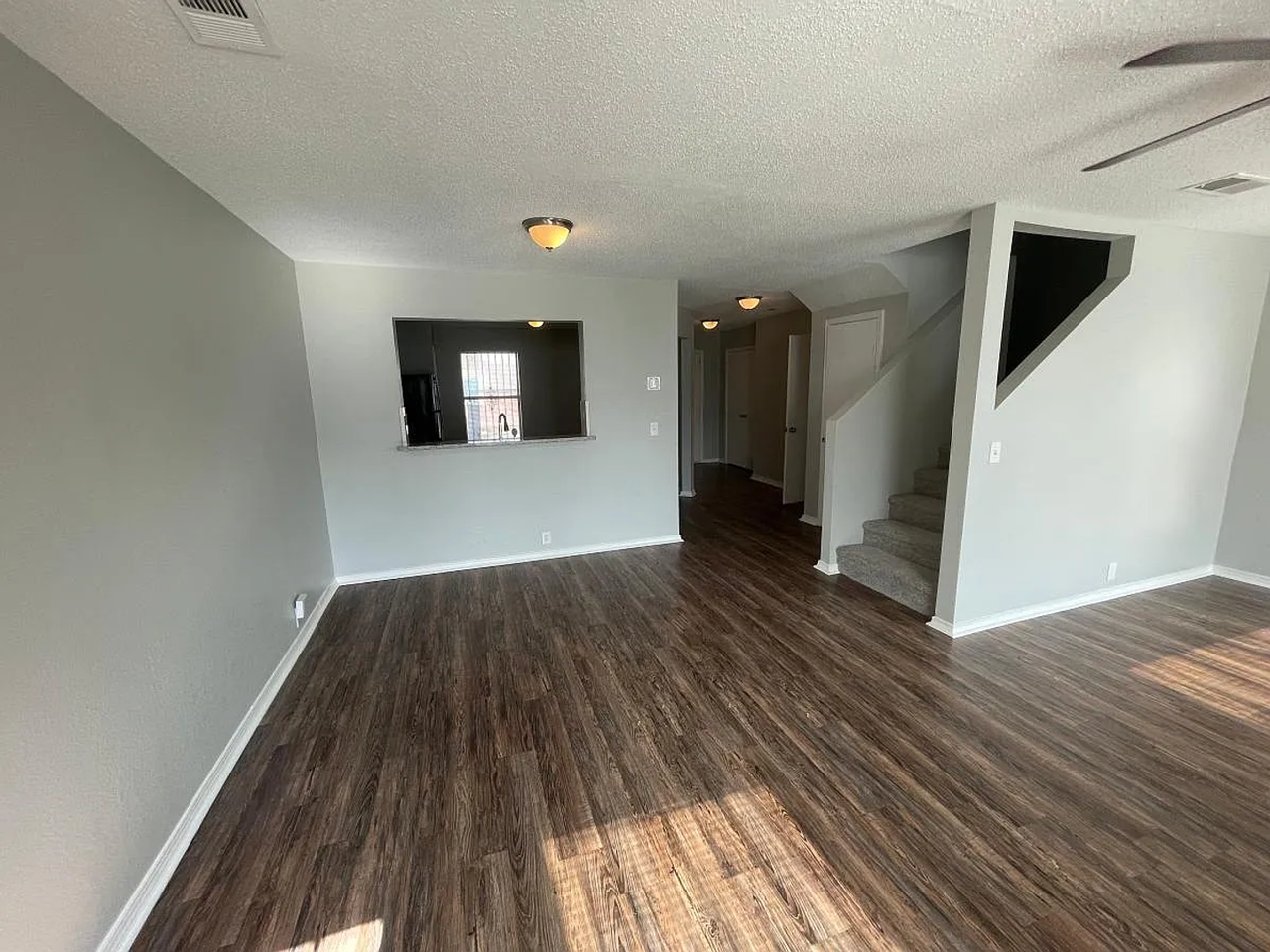 846 Trinity Ln - Photo 3 of 11